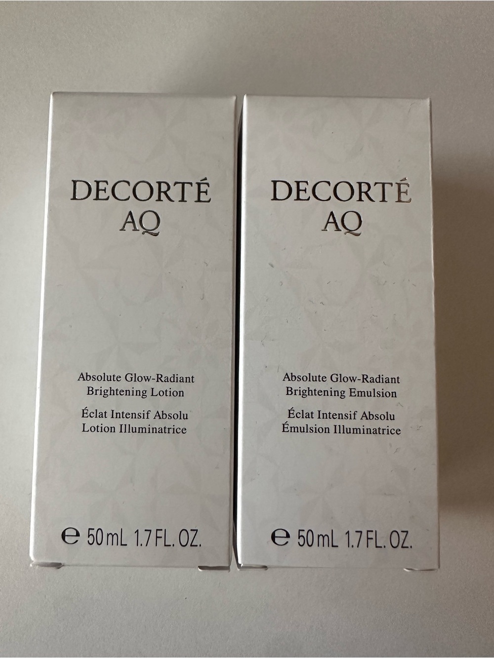 Decorté AQ Absolute Glow-Radiant Brightening Set in White